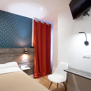 2* Hotel Leonard De Vinci 75011